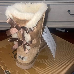 Ugg Bailey Bow II, size: 7, color: chestnut